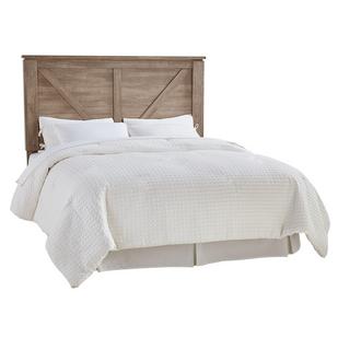 queen bedroom
